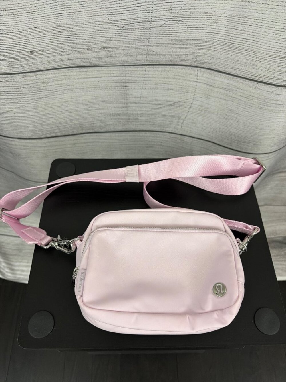 NWOT Lululemon Everywhere Crossbody Bag 2L